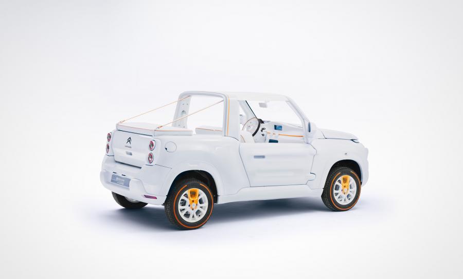  Citroen E-Mehari Styled by Courreges 2016 года  (фото 2 из 6)